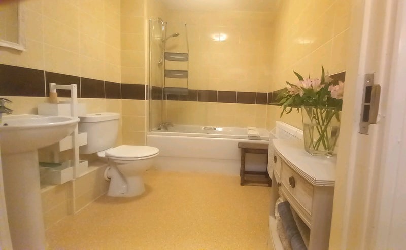 Room Oldfield Road in Maidenhead