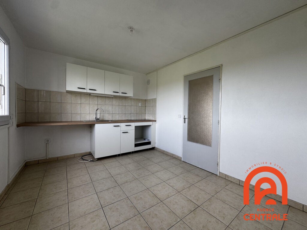 Appartement Rue Coste Et Bellonte à Meyzieu