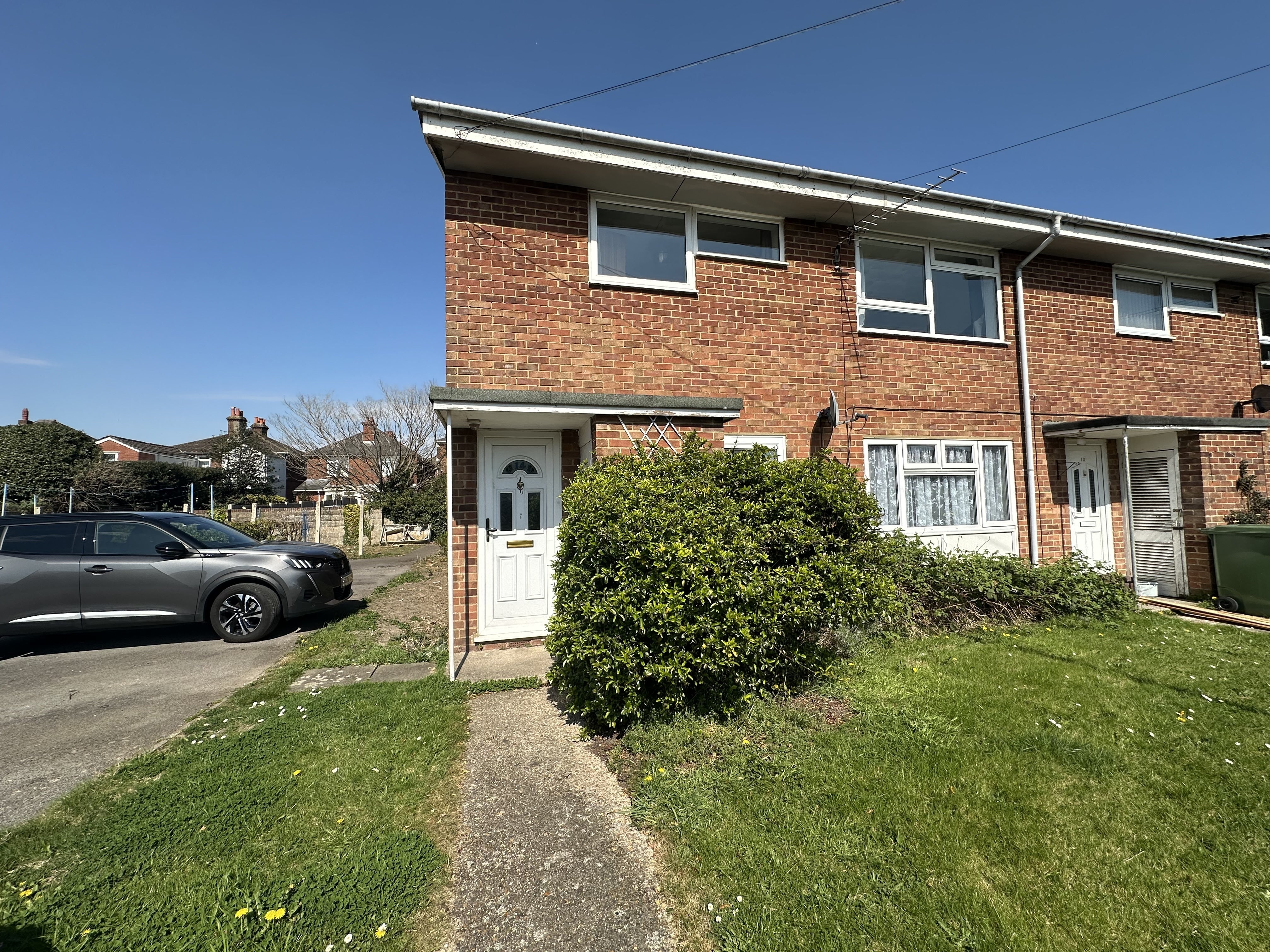 Flat Dymott Close in Southampton