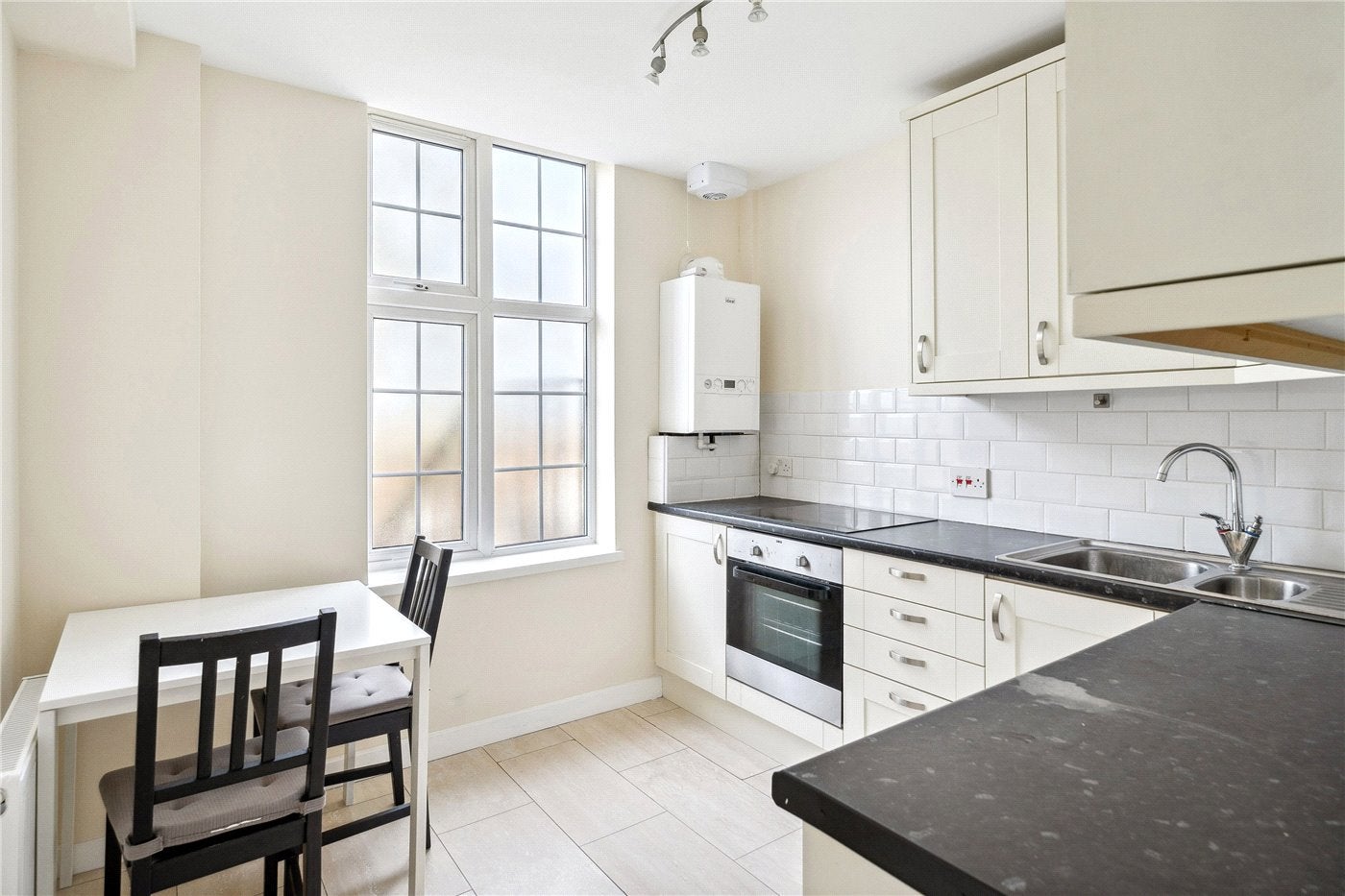 Flat Streatham Hill in Greater London