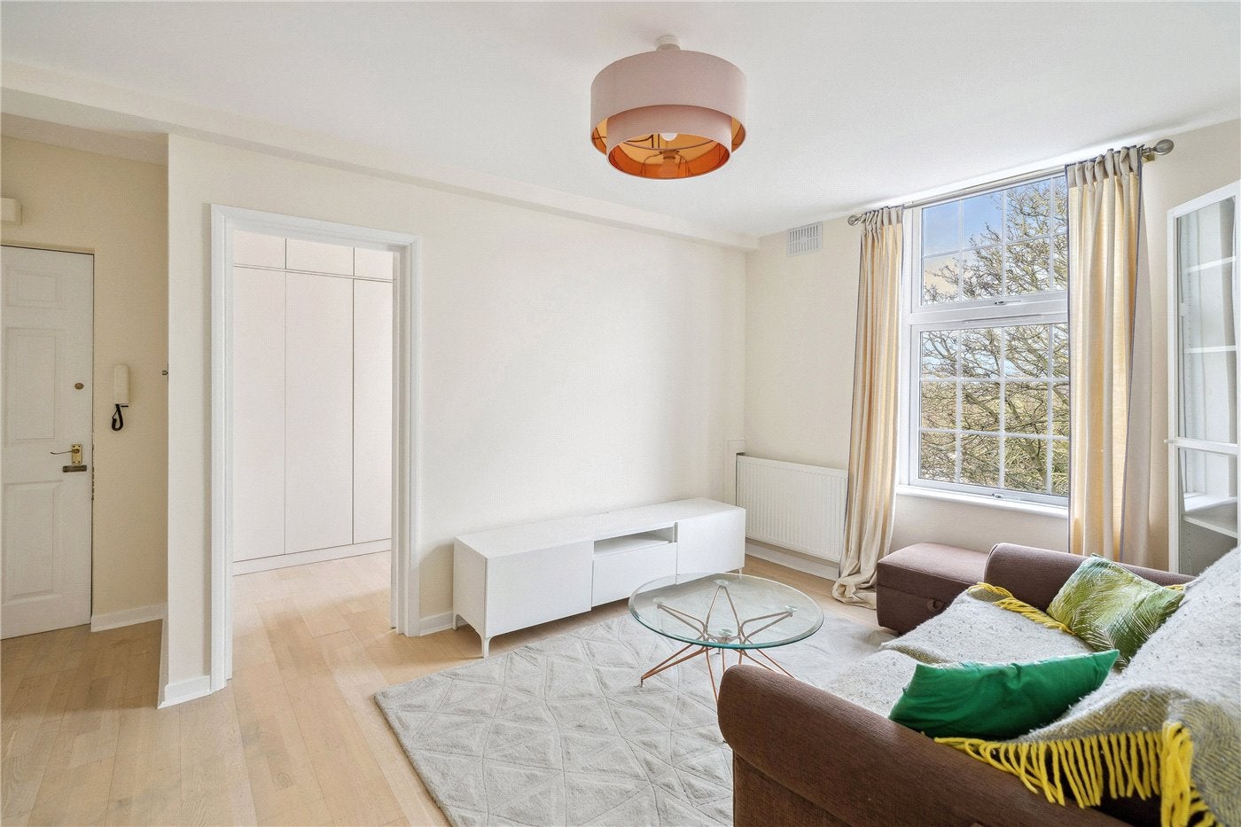 Flat Streatham Hill in Greater London