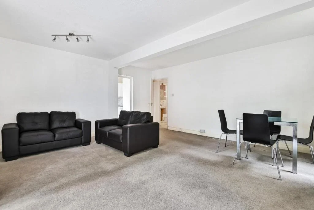 Flat Sullivan Close in Greater London