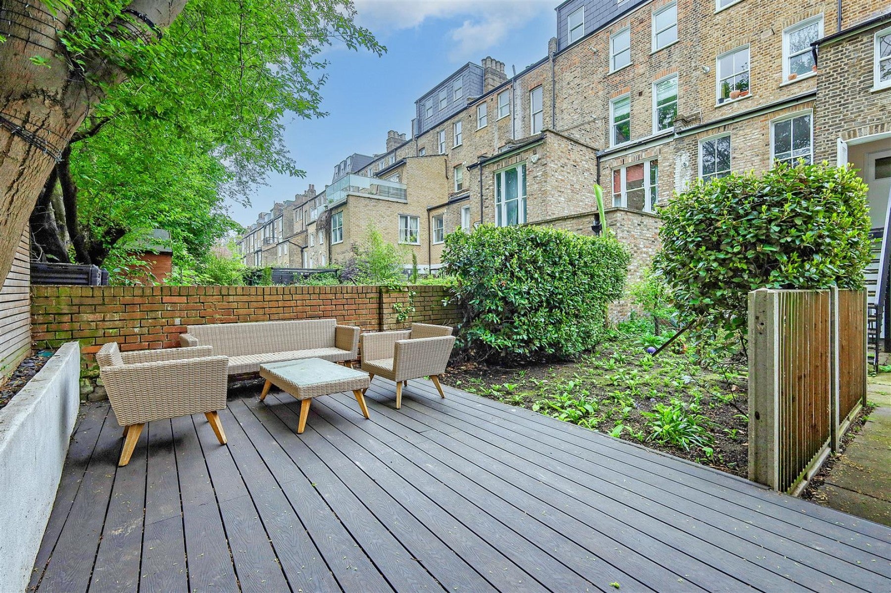 Flat Petherton Road in Greater London