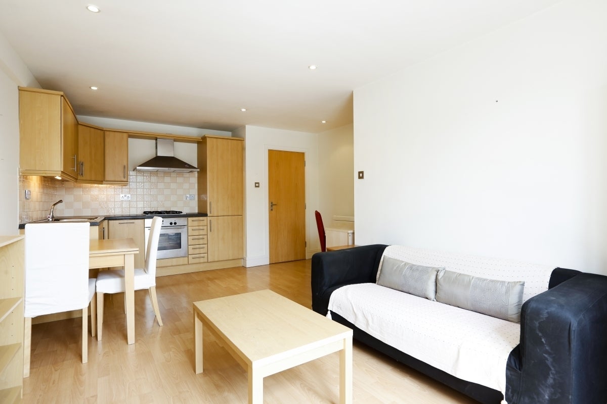 Flat Roehampton High Street in Greater London