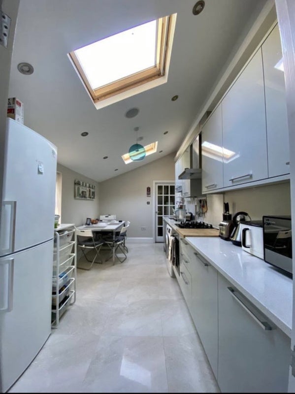 Room Southwark Park Road in Greater London