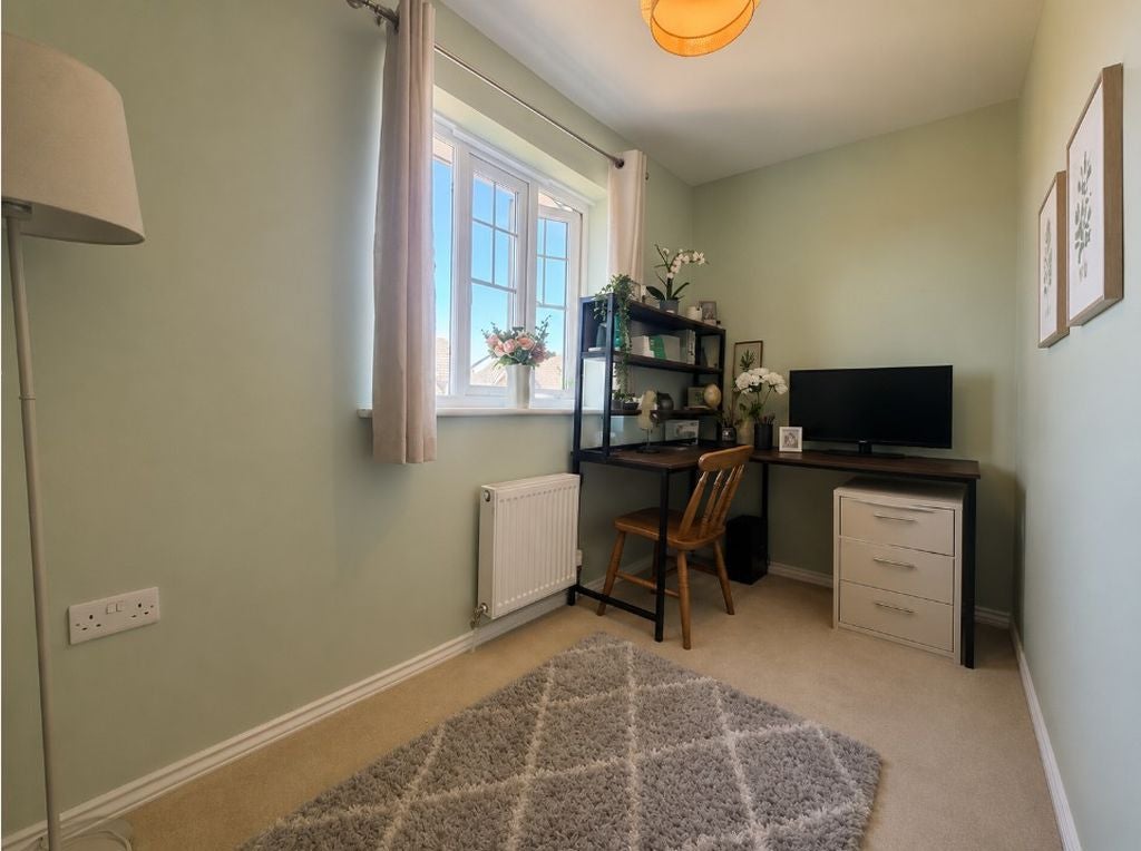 Flat Spitalfield Lane in Chichester