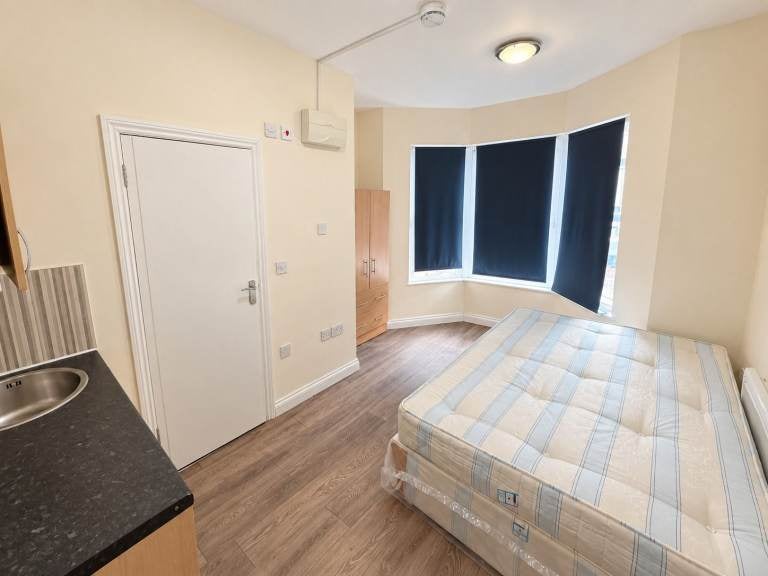 Flat Ceres Road in Greater London