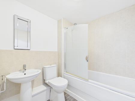 Flat Holywell Drive in Warrington