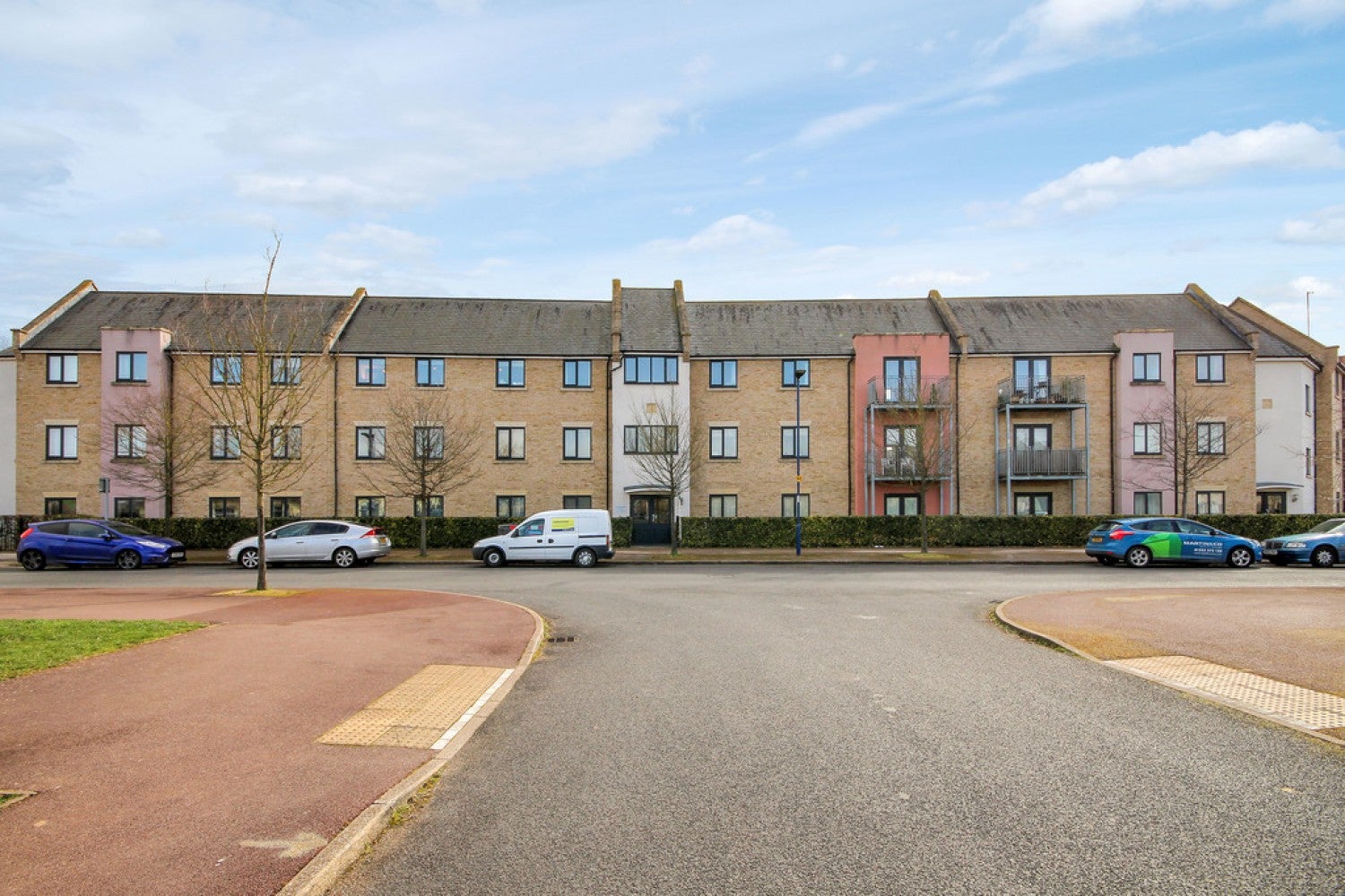 Flat Ring Fort Road in Cambridge