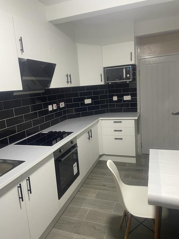 Flat Montclare Street in Greater London
