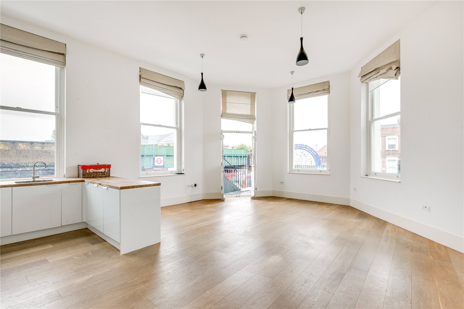 Flat Wells Road in Greater London