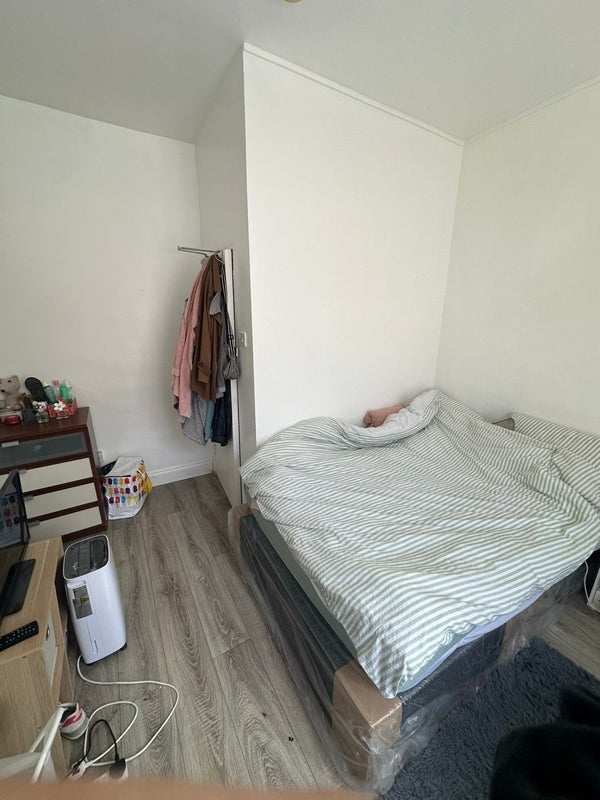 Room Diana Street in Cardiff