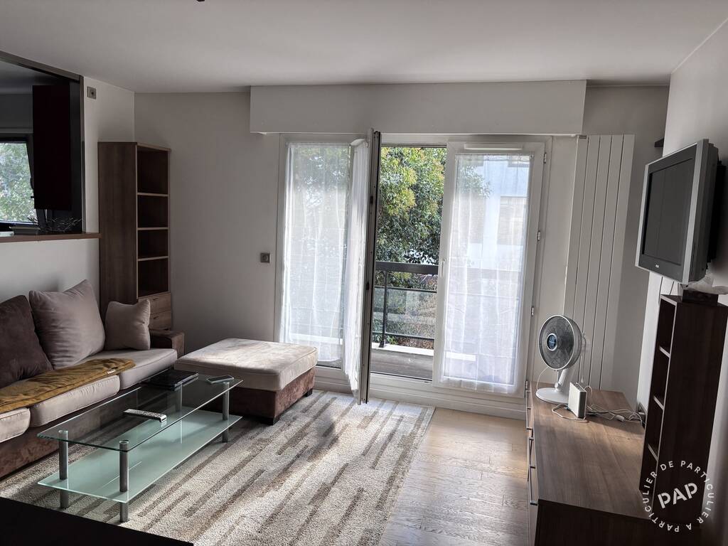 Flat Rue de Suresnes in Garches