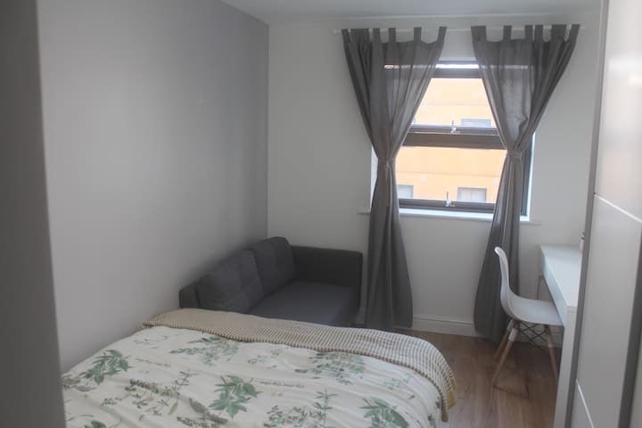 Flat Maltings Close in Greater London