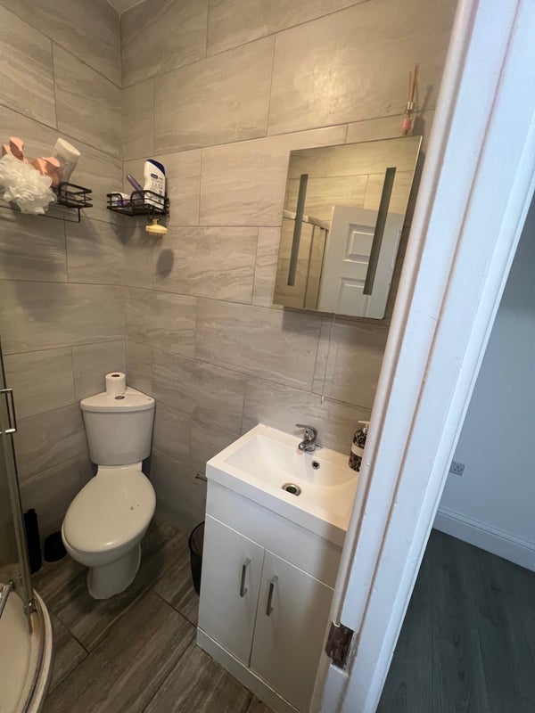Room Bentworth Road in Greater London