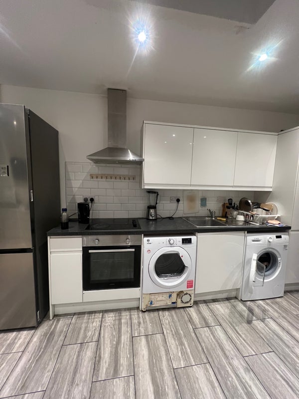 Room Bentworth Road in Greater London