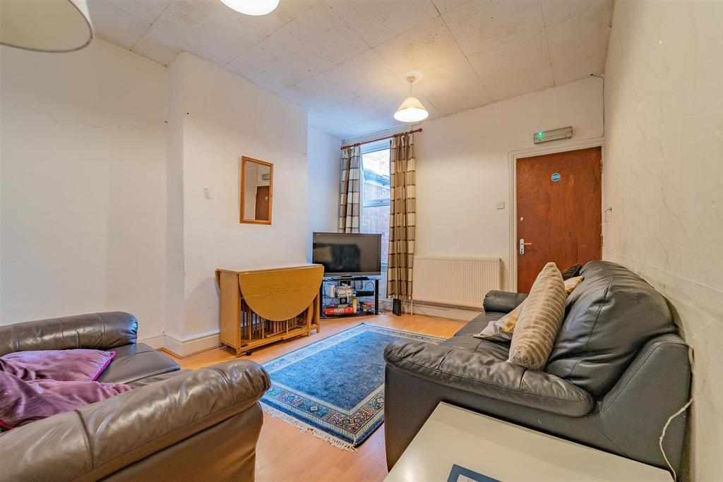 Room Exeter Road in Birmingham