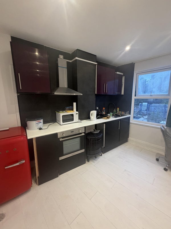 Room The Broadway in Greater London