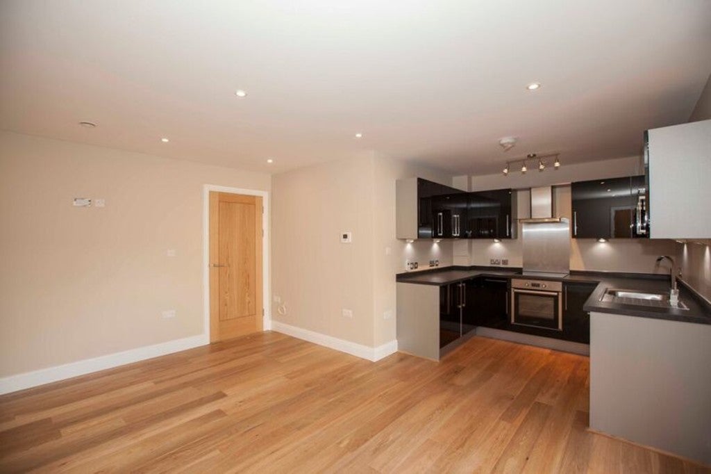 Flat Cabot Mews in Bristol
