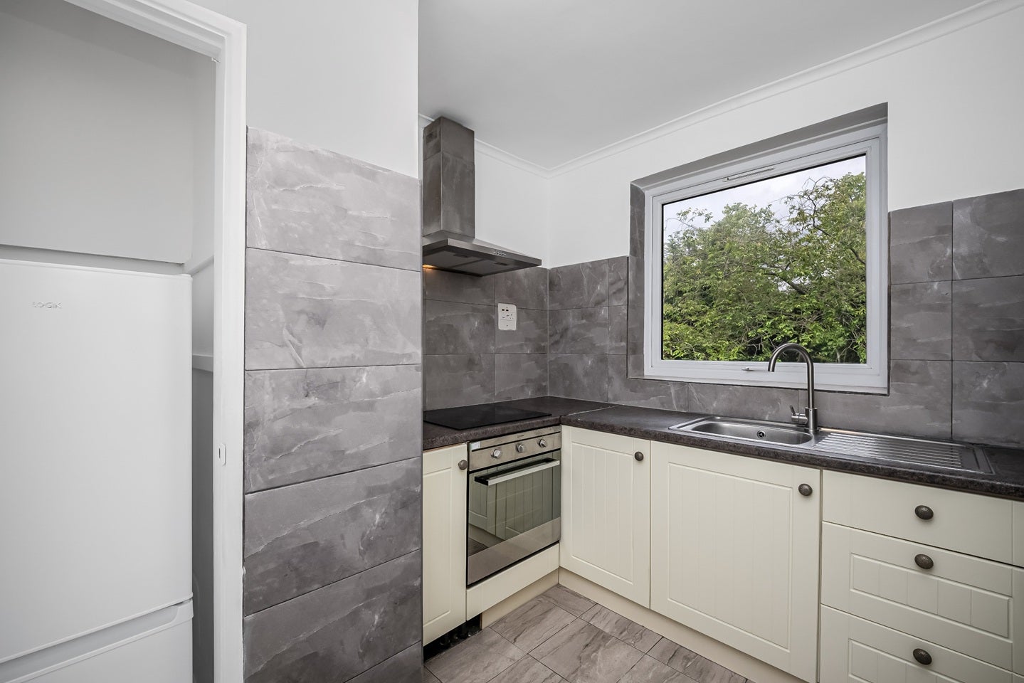 Flat Bromley Road in Greater London