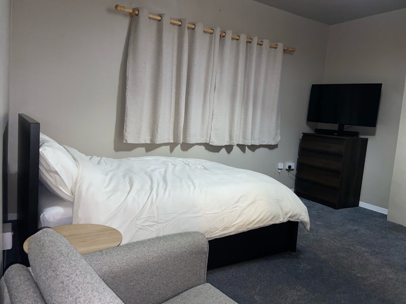 Flat Delme Crescent in Greater London
