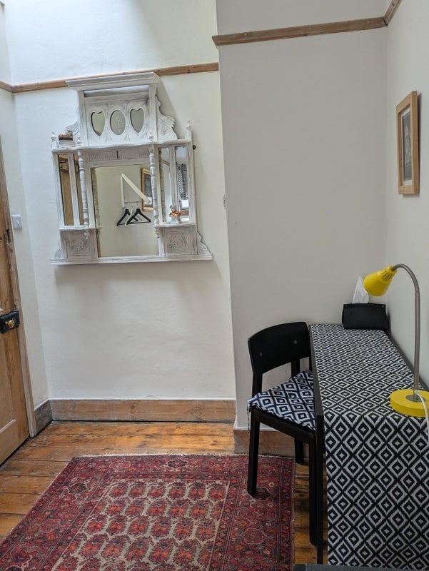 Room Smith's Court in City of Westminster