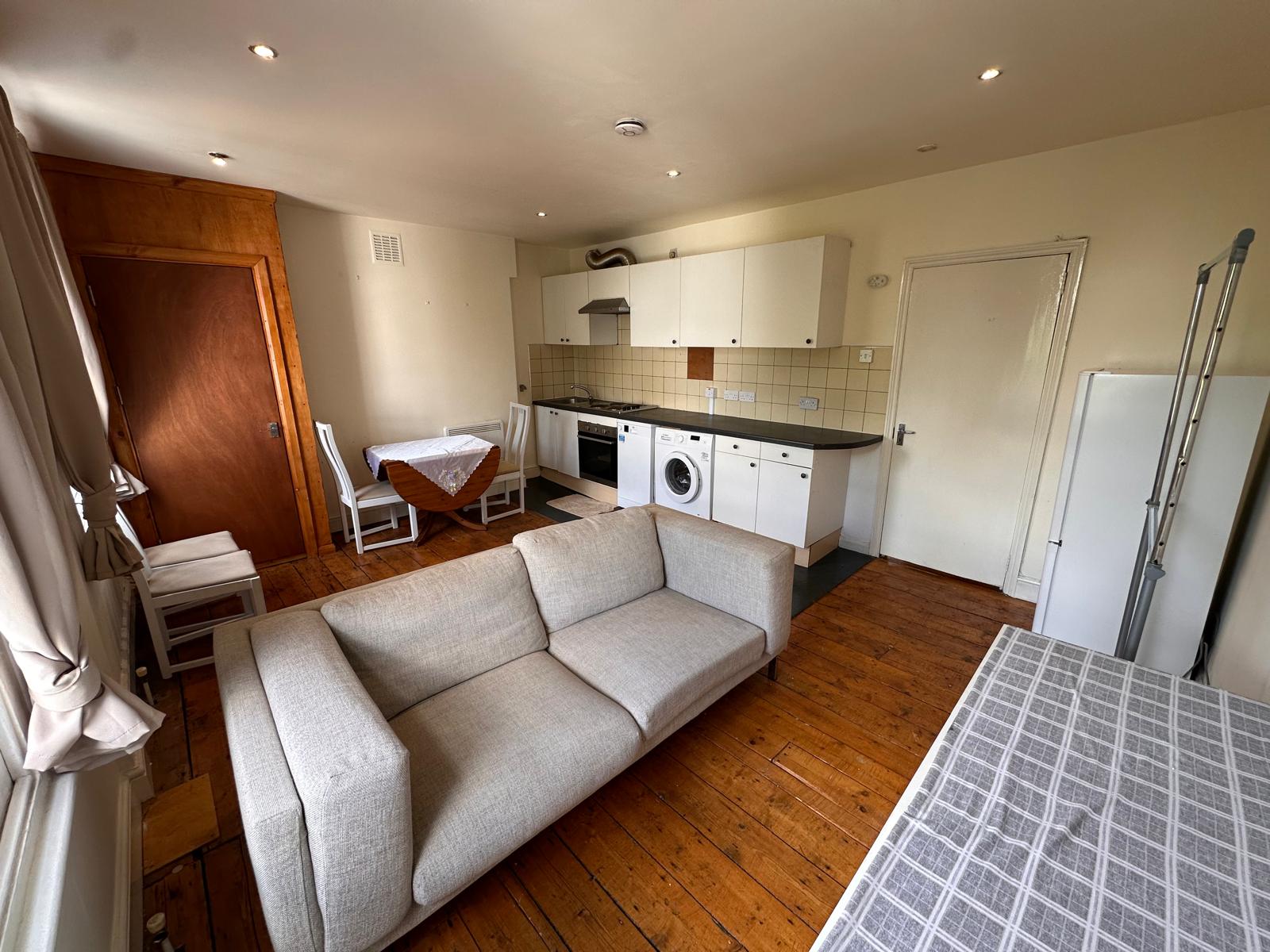 Flat Grosvenor Avenue in Greater London