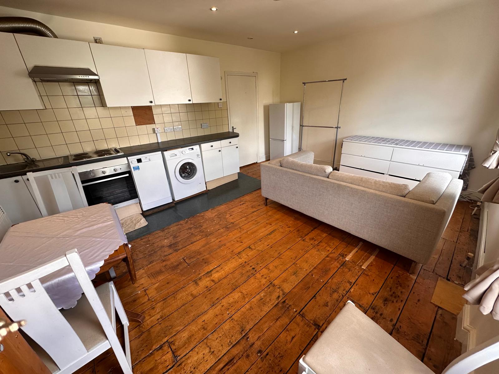 Flat Grosvenor Avenue in Greater London