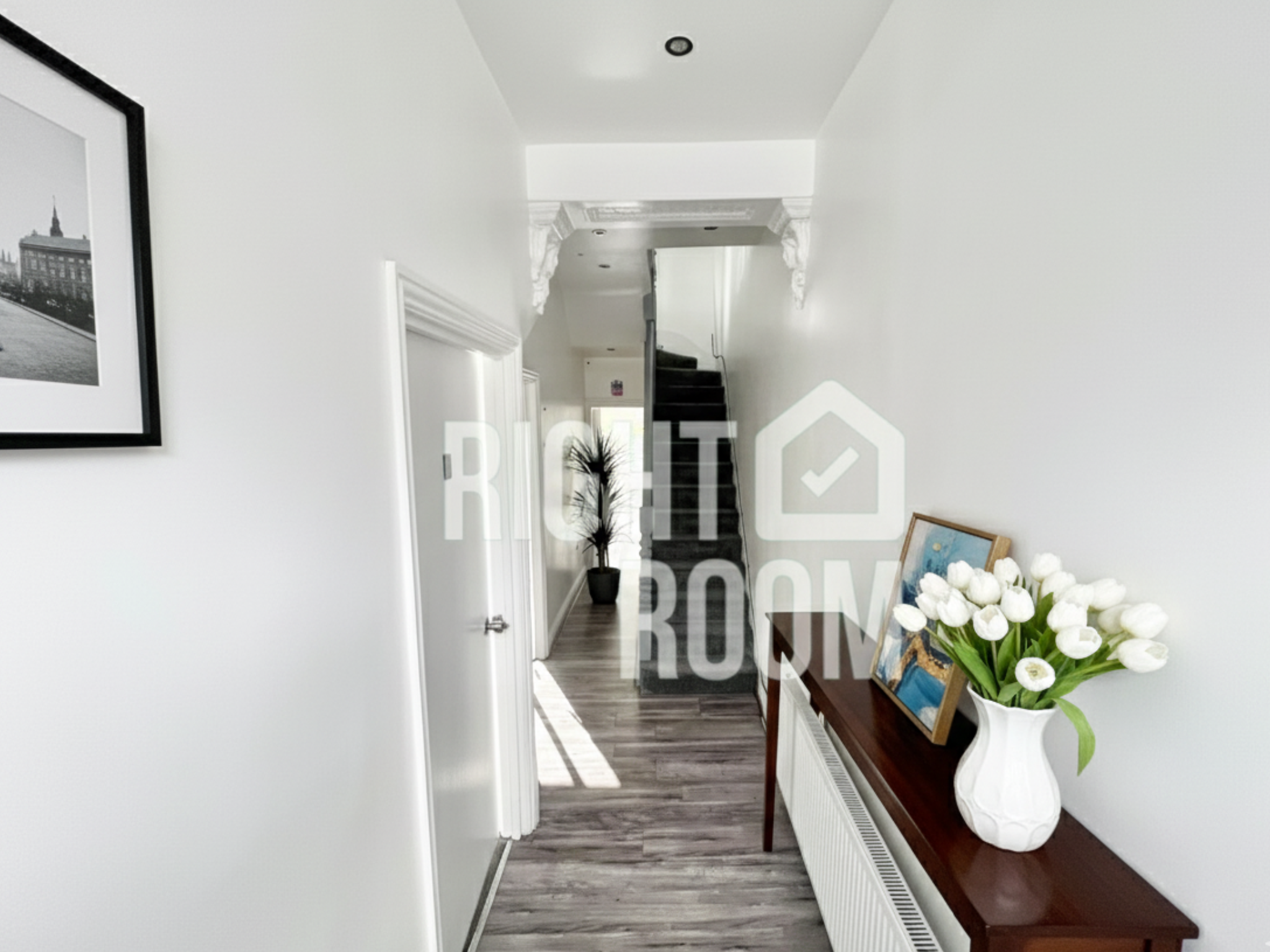 Room Grosvenor Road in Greater London