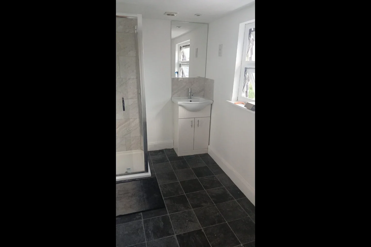 Flat Connop Road in Greater London