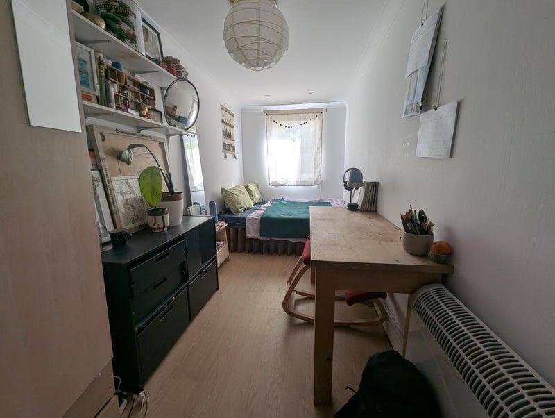Room Parnell Road in Greater London