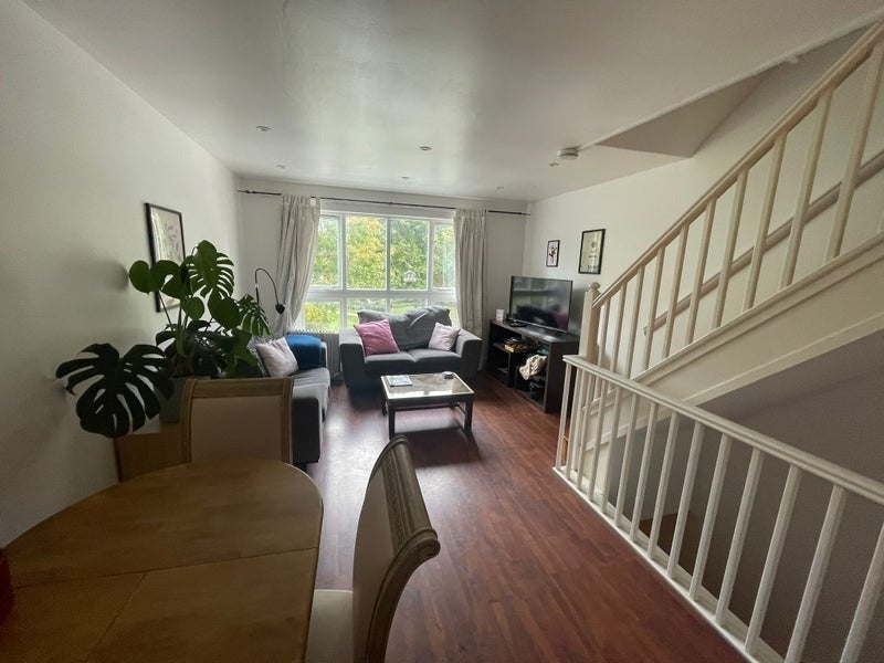 Room Parnell Road in Greater London