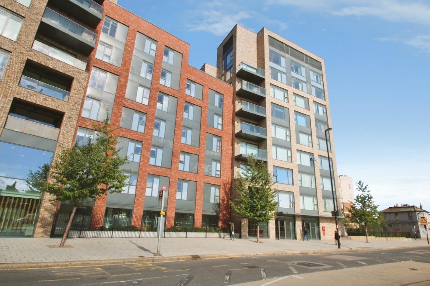 Flat Oaks Road in Greater London