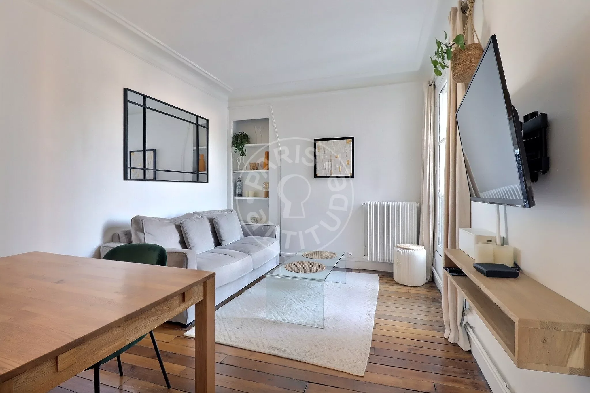 Appartement Rue la Condamine à Paris