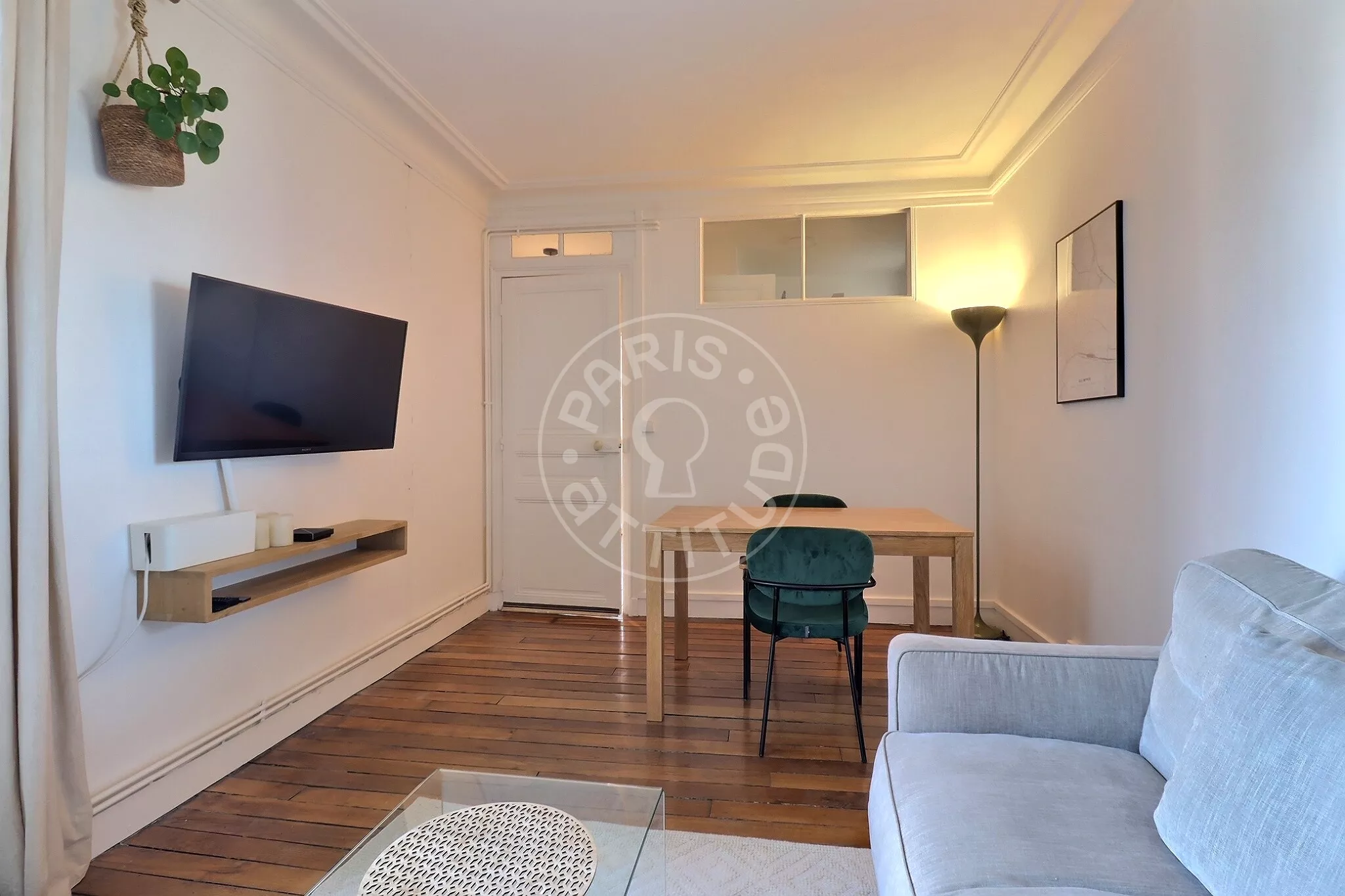 Appartement Rue la Condamine à Paris