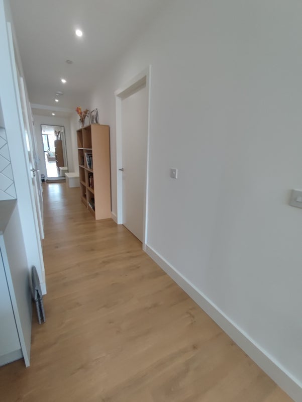 Room Coriander Avenue in Greater London