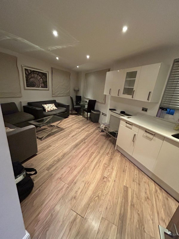 Flat Lillie Road in Greater London