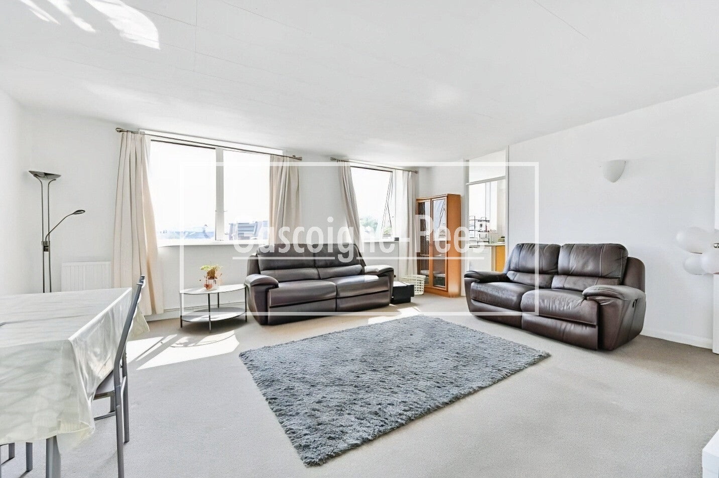 Flat Kent Road in Elmbridge