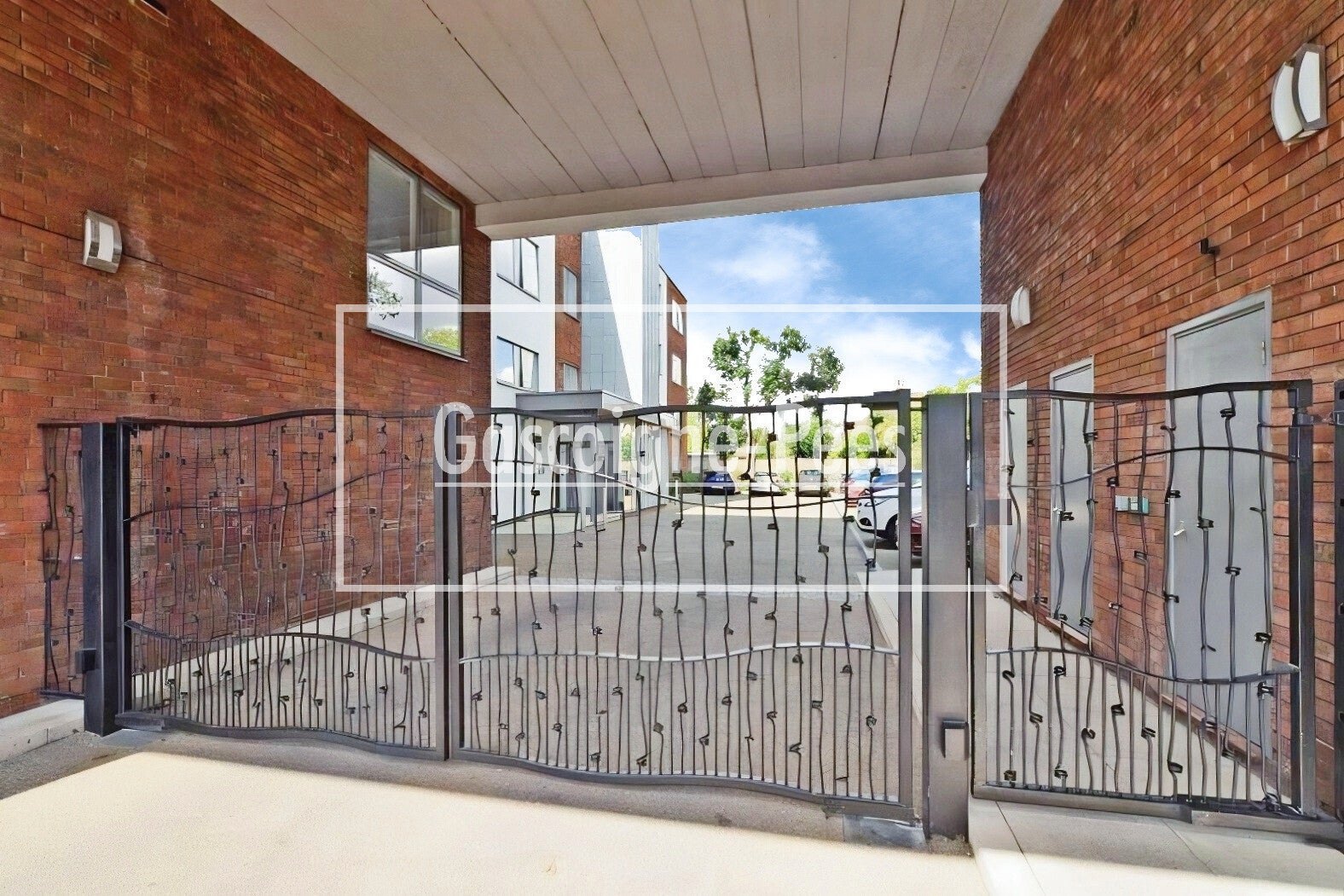 Flat Kent Road in Elmbridge