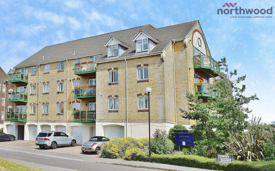 Flat Pacific Close in Southampton