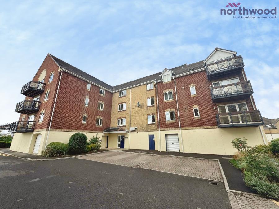 Flat Pacific Close in Southampton