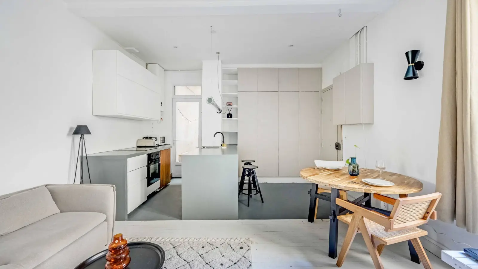 Flat Rue Doudeauville in Paris