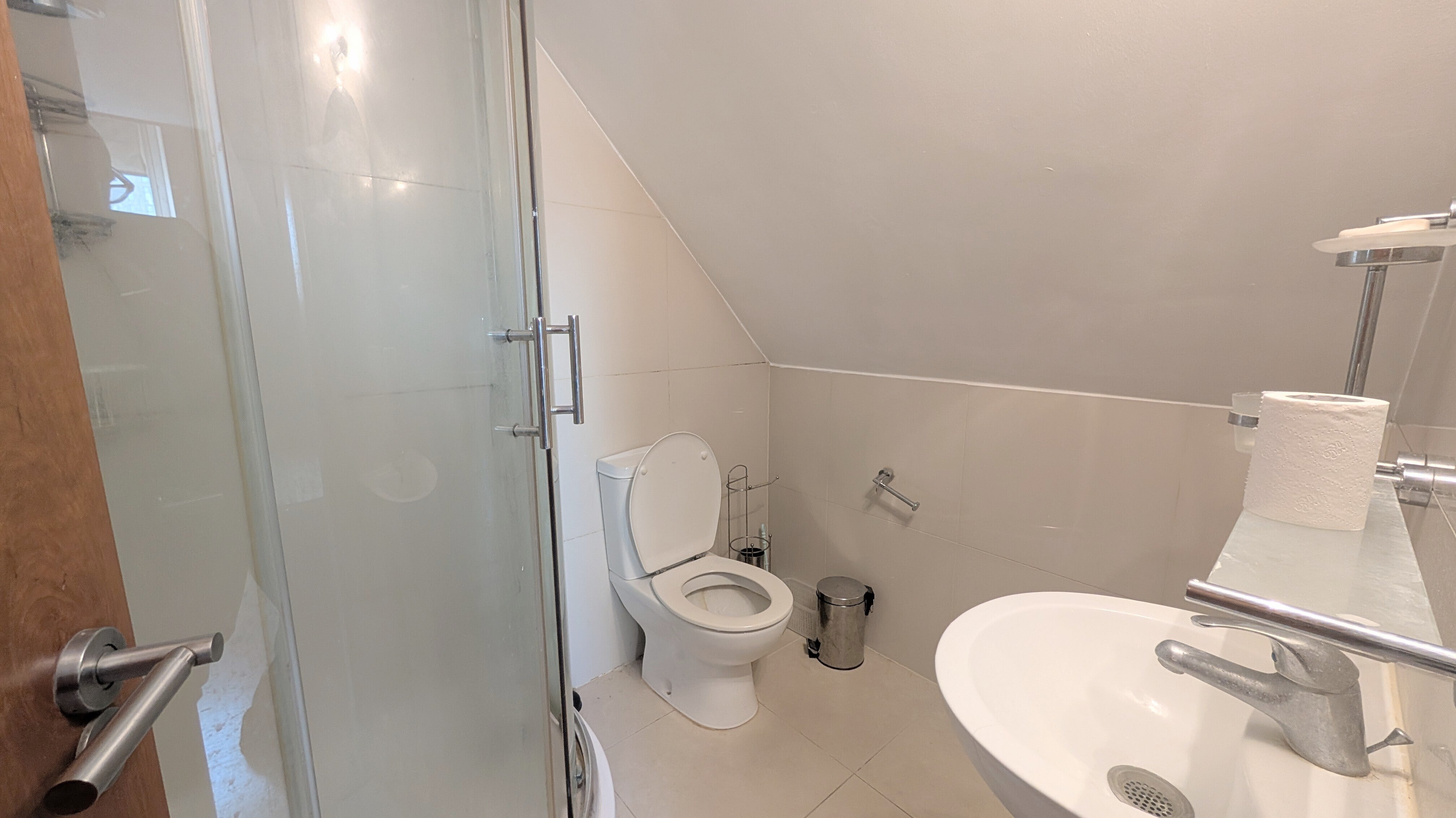 Flat Sheepcote Road in Greater London