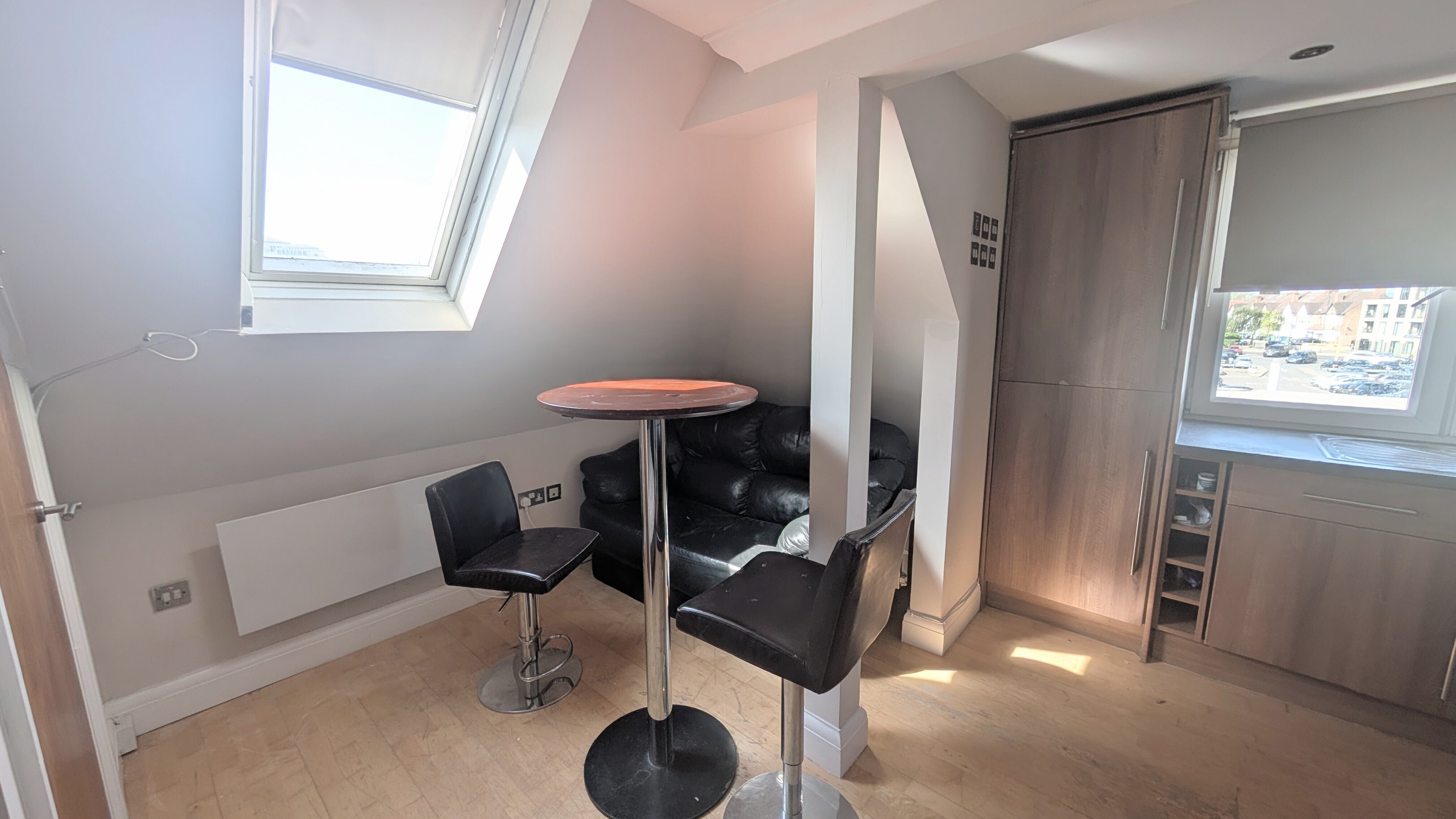 Flat Sheepcote Road in Greater London