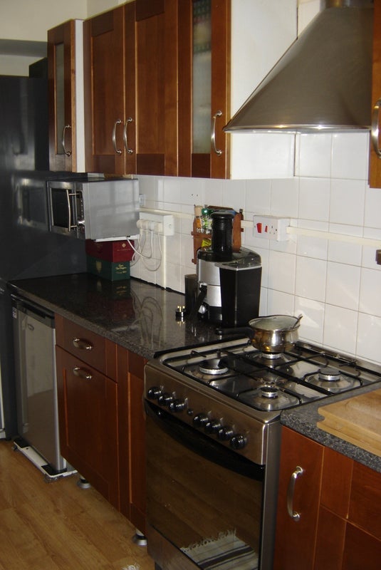 Room St James's Road in Greater London