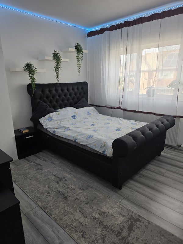 Room Aberbran Road in Cardiff