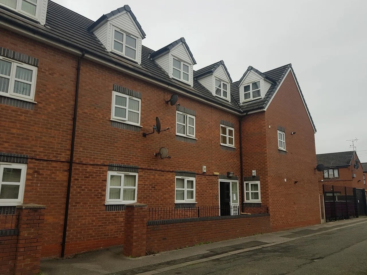 Flat Back Market Street in Earlestown
