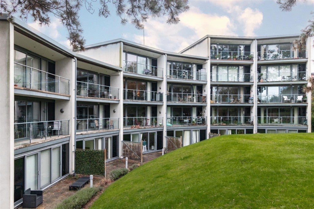 Flat Gloucester Road in Cheltenham