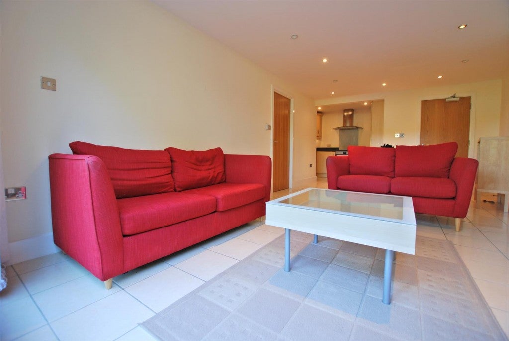 Flat Gloucester Road in Cheltenham