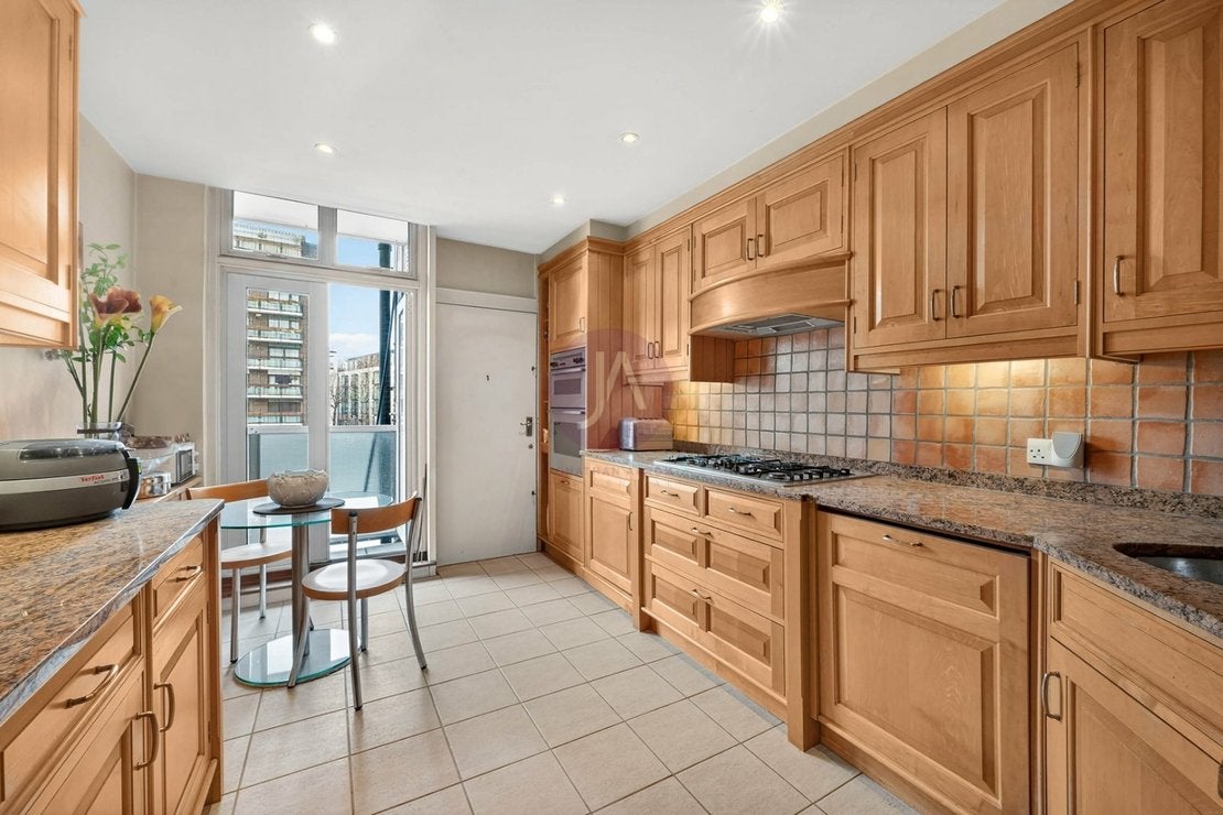 Flat Prince Albert Court in City of Westminster